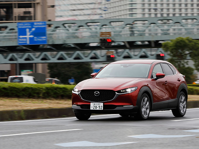 試乗 新型 マツダ Cx 30 デザインの考え方には疑問が残るが スポーティながらも奥ゆかしさを感じるモデルだ 試乗レポート 日刊カーセンサー