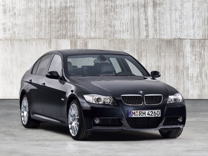 今や「100万円以下」が当たり前な旧々型（E90型）BMW 3シリーズ。その買い方を考える！：特選車｜日刊カーセンサー