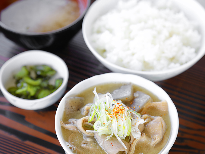 筑波サーキット名物のもつ定食